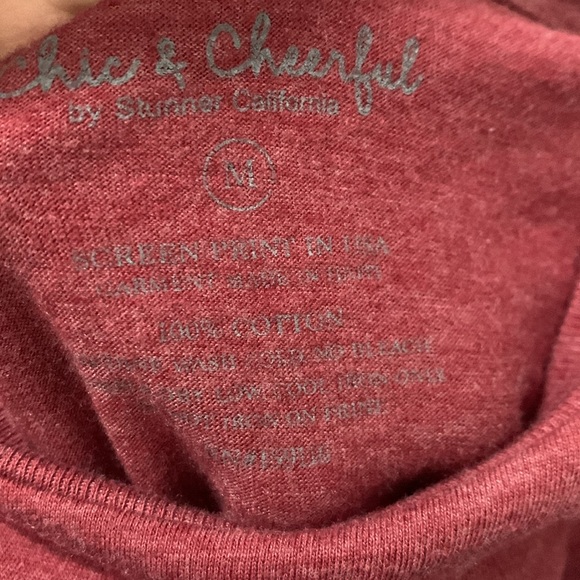 4/$10 Chic & Cheerful 100% cotton size med Christmas cropped wine colored tshirt - Picture 5 of 5